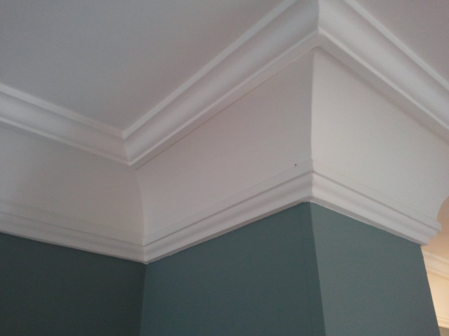 Plaster Classic Cornice CN210